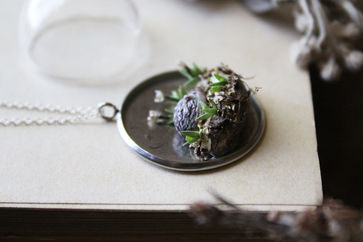 Hedgehog & Tulips | Glass Globe Necklace
