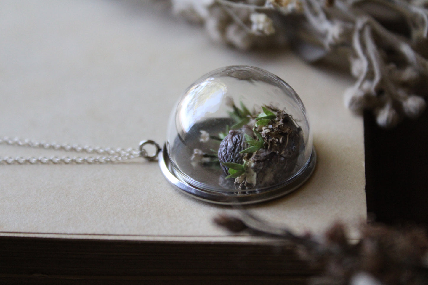 Hedgehog & Tulips | Glass Globe Necklace